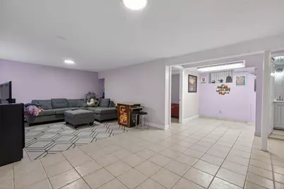 8 Hawthorne St, Watertown, MA 02472 - Photo 25