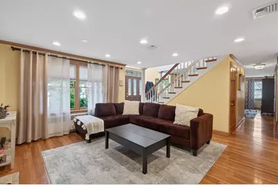 8 Hawthorne St, Watertown, MA 02472 - Photo 3