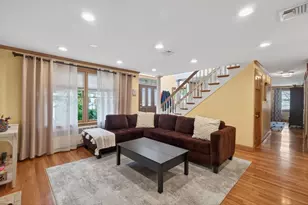 8 Hawthorne St, Watertown, MA 02472 - Photo 3