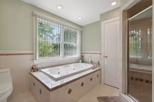 8 Hawthorne St, Watertown, MA 02472 - Photo 23