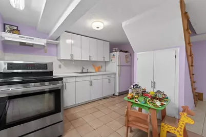 8 Hawthorne St, Watertown, MA 02472 - Photo 29