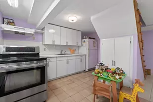 8 Hawthorne St, Watertown, MA 02472 - Photo 29