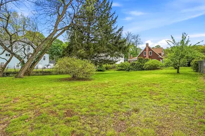152 Manchester St, Leominster, MA 01453 - Photo 3