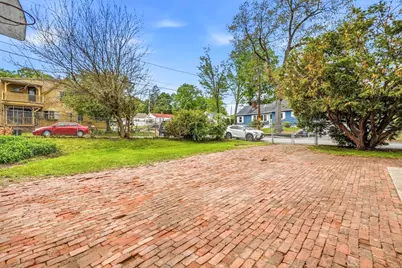 152 Manchester St, Leominster, MA 01453 - Photo 29