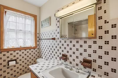152 Manchester St, Leominster, MA 01453 - Photo 17