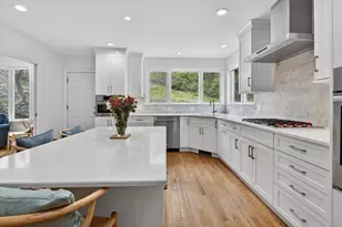 76 Goodnough Rd, Brookline, MA 02467 - Photo 9