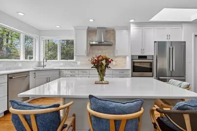 76 Goodnough Rd, Brookline, MA 02467 - Photo 3