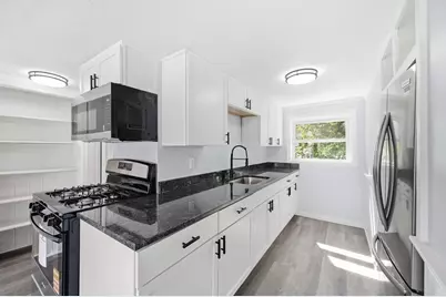 1045 Middlesex St, Lowell, MA 01851 - Photo 21