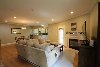 31-33 Florence St #31, Newton, MA 02453 - Photo 3