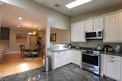 31-33 Florence St #31, Newton, MA 02453 - Photo 7