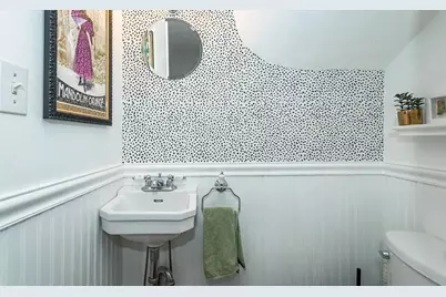 262 W 5th St, Boston, MA 02127 - Photo 5