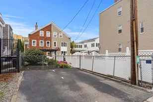 652 E 2nd St, Boston, MA 02127 - Photo 25