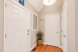 2 Canton Ct, Grafton, MA 01536 - Photo 5