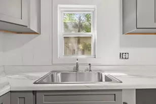 15 Redman Pl, Fitchburg, MA 01420 - Photo 17