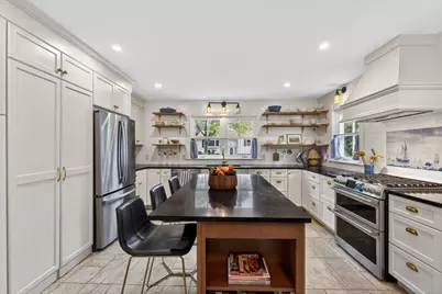 269 Green St, Stoneham, MA 02180 - Photo 3