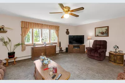 7 Mount Hitchcock Rd, Wales, MA 01081 - Photo 3