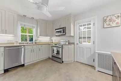 6 Highland St, Wakefield, MA 01880 - Photo 9