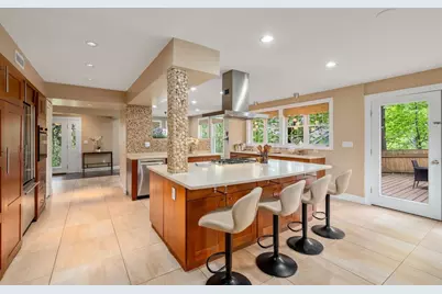 131 S Central Avenue, Quincy, MA 02170 - Photo 9