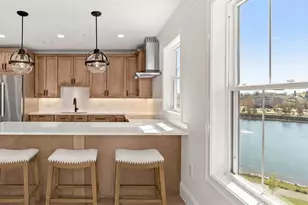 16 Franklin St, Salem, MA 01970 - Photo 1