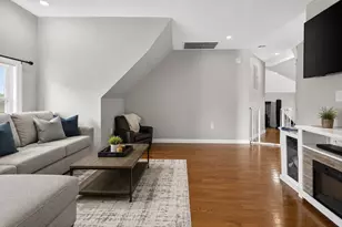 37 Stonehurst St, Boston, MA 02122 - Photo 23