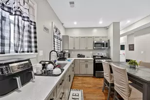 37 Stonehurst St, Boston, MA 02122 - Photo 21