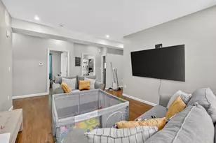 37 Stonehurst St, Boston, MA 02122 - Photo 15