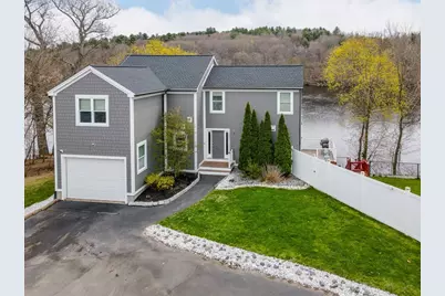 821 Merrimack Ave, Dracut, MA 01826 - Photo 1