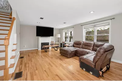 821 Merrimack Ave, Dracut, MA 01826 - Photo 7