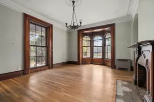 19 Linden St, Brookline, MA 02445 - Photo 9