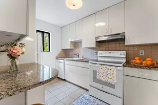 42 Village Brook Ln, Natick, MA 01760 - Photo 3