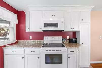 148 Hadley St, Springfield, MA 01118 - Photo 3