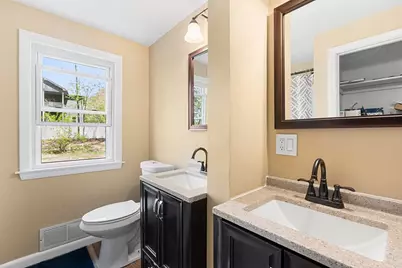 148 Hadley St, Springfield, MA 01118 - Photo 15