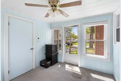 148 Hadley St, Springfield, MA 01118 - Photo 9