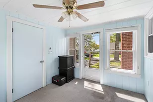 148 Hadley St, Springfield, MA 01118 - Photo 9