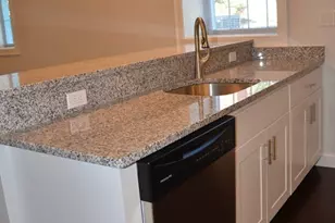 6 Admirals Wy, Chelsea, MA 02150 - Photo 5