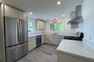 721 Blossom St, Fitchburg, MA 01420 - Photo 11