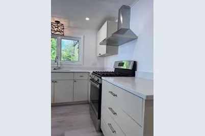 721 Blossom St, Fitchburg, MA 01420 - Photo 9
