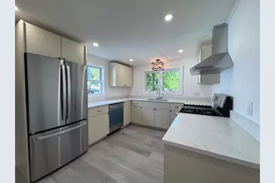 721 Blossom St, Fitchburg, MA 01420 - Photo 11