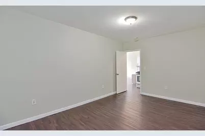 28 Prescott St, Leominster, MA 01453 - Photo 9