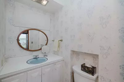 83 Dudley St, New Bedford, MA 02744 - Photo 11