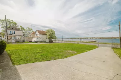 83 Dudley St, New Bedford, MA 02744 - Photo 5