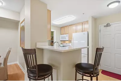 38 Village Rd #110, Middleton, MA 01949 - Photo 9
