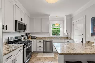 1469 Centre St #2, Newton, MA 02461 - Photo 5