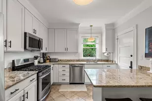 1469 Centre St, Newton, MA 02461 - Photo 5