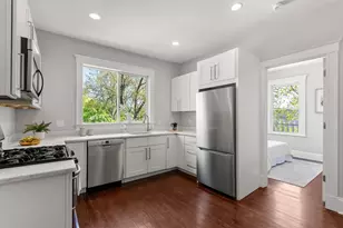 34 Catherine St, Boston, MA 02131 - Photo 9