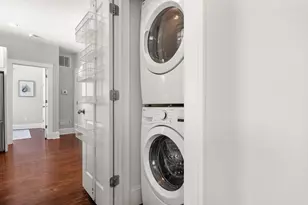 34 Catherine St, Boston, MA 02131 - Photo 15