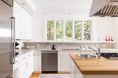 95 Babcock St, Brookline, MA 02446 - Photo 9