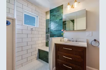 582 E 7th St, Boston, MA 02127 - Photo 31