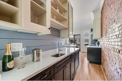 582 E 7th St, Boston, MA 02127 - Photo 7