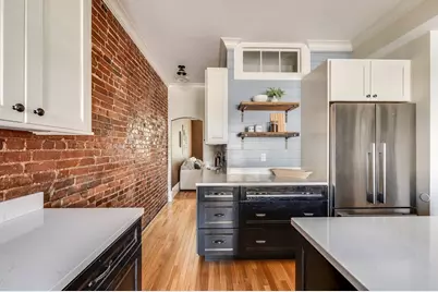 582 E 7th St, Boston, MA 02127 - Photo 13
